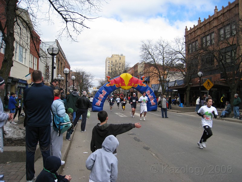 Shamrocks-Shenanagians-08 140.jpg - Meanwhile out at the finish line, people are finishing the first lap.